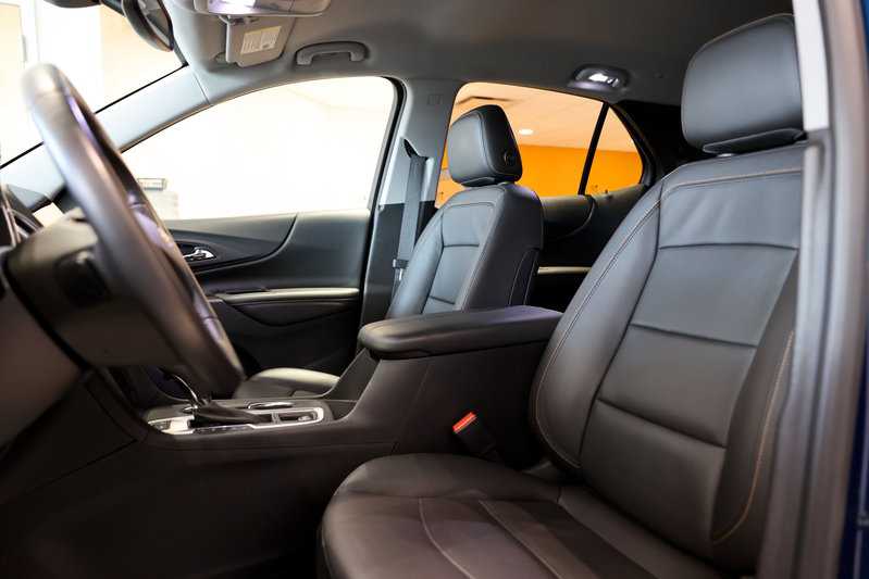 2021 Chevrolet Equinox Interior Front Seats