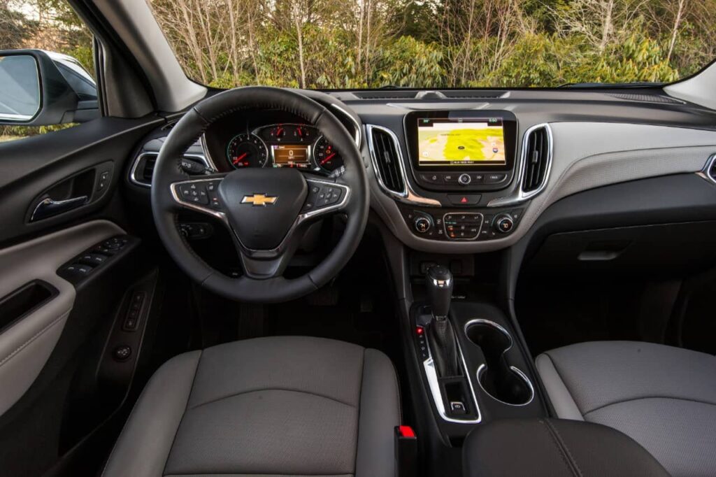 2020 Chevy Equinox Infotainment and Connectivity